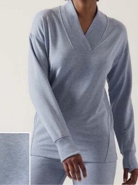 Athleta Clarity V-Neck Soft Sweatshirt Comfort Casual Active Light Blue Women L